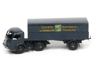 Lot 392 - DINKY TOYS (FRANCE) (1)