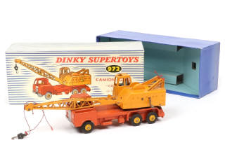 Lot 417 - DINKY TOYS (FRANCE) (1)