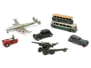 Lot 454 - DINKY TOYS (FRANCE) (7)