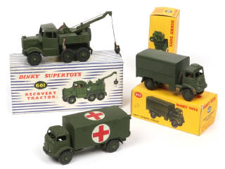 Lot 364 - DINKY TOYS (GB) (3)