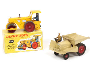 Lot 442 - DINKY TOYS (FRANCE) (2)