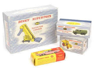 Lot 378 - DINKY TOYS (GB) (4)