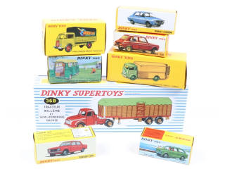 Lot 196 - DINKY TOYS (FRANCE) (8)