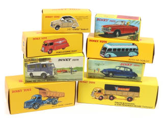 Lot 202 - DINKY TOYS (FRANCE) (8)