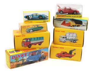 Lot 192 - DINKY TOYS (FRANCE) (8)