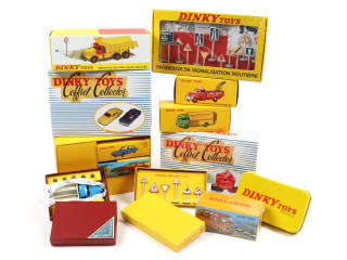 Lot 204 - DINKY TOYS (FRANCE) (9)
