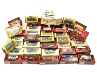 Lot 133 - DIVERS (40)