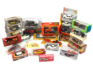 Lot 130 - DIVERS (25)