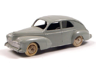 Lot 102 - DINKY TOYS (FRANCE) (1)