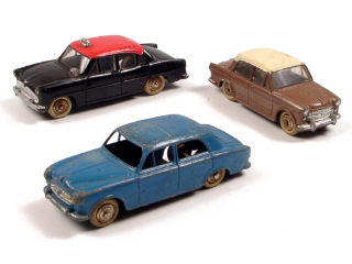 Lot 136 - DINKY TOYS FRANCE (3)