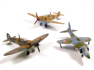 Lot 246 - DINKY TOYS GB (3)