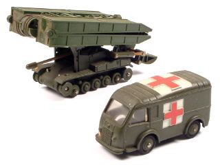 Lot 205 - DINKY TOYS FRANCE (2)