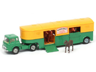 Lot 157 - CORGI TOYS (GB) (1)