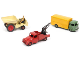 Lot 367 - DINKY TOYS (FRANCE) (3)
