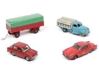 Lot 377 - DINKY TOYS (FRANCE) (4)