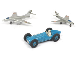 Lot 368 - DINKY TOYS (FRANCE) (3)