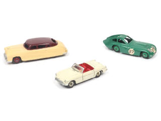 Lot 267 - DINKY TOYS (GB) (3)