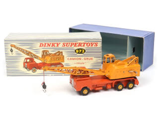 Lot 331 - DINKY TOYS (FRANCE) (1)