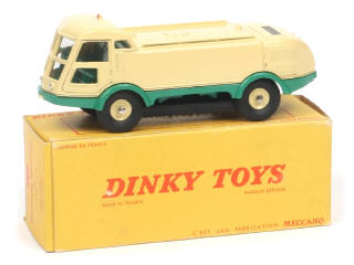 Lot 334 - DINKY TOYS (FRANCE) (1)