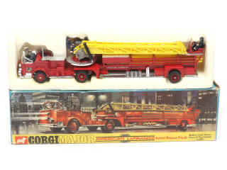 Lot 156 - CORGI TOYS (GB) (1)