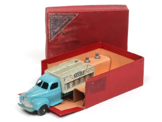 Lot 327 - DINKY TOYS (FRANCE) (1)