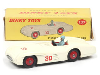 Lot 229 - DINKY TOYS (GB) (1)