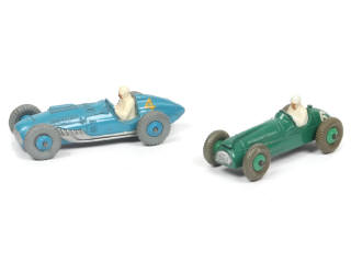 Lot 245 - DINKY TOYS (GB) (2)