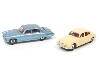 Lot 248 - DINKY TOYS (GB) (2)