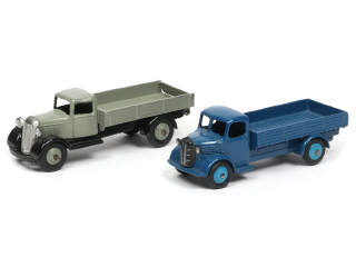 Lot 259 - DINKY TOYS (GB) (2)