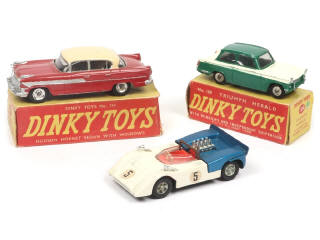 Lot 272 - DINKY TOYS (GB) (3)