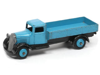 Lot 225 - DINKY TOYS (GB) (1)