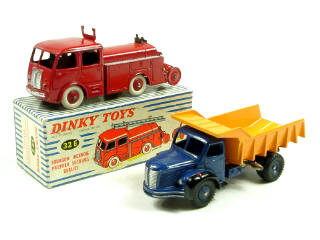 Lot 739 - DINKY TOYS FRANCE (2)