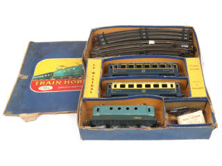 Lot 38 - HORNBY 'O' (FRANCE) (3)