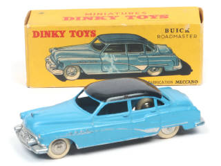 Lot 406 - DINKY TOYS (FRANCE) (1)