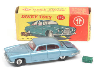 Lot 335 - DINKY TOYS (GB) (1)