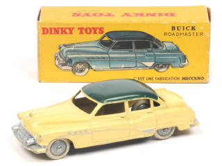 Lot 407 - DINKY TOYS (FRANCE) (1)
