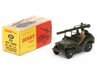 Lot 332 - DINKY TOYS (FRANCE) (1)