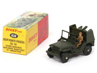Lot 334 - DINKY TOYS (FRANCE) (1)