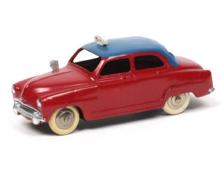 Lot 284 - DINKY TOYS (FRANCE) (1)