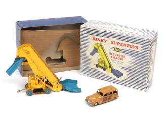 Lot 252 - DINKY TOYS (GB) (2)