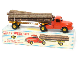 Lot 323 - DINKY TOYS (FRANCE) (1)