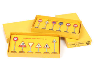 Lot 282 - DINKY TOYS (FRANCE) (2)