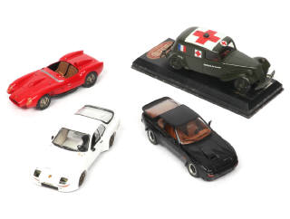 Lot 119 - DIVERS (4)