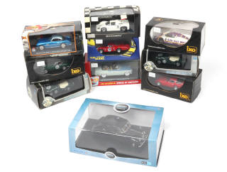 Lot 114 - DIVERS (10)