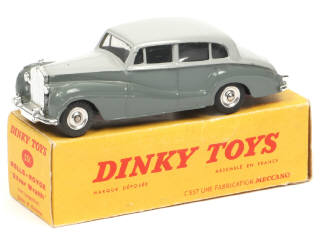 Lot 329 - DINKY TOYS (FRANCE) (1)