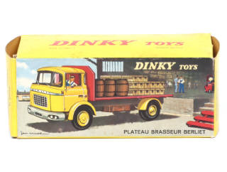 Lot 299 - DINKY TOYS (FRANCE) (1)