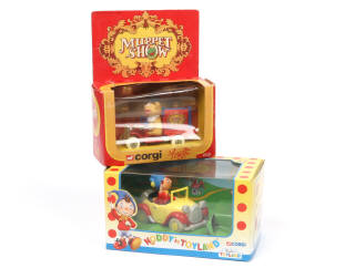 Lot 273 - CORGI TOYS (GB) (2)