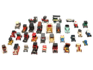 Lot 129 - DIVERS (33)