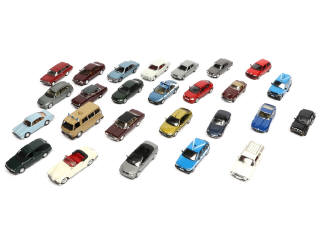 Lot 229 - DIVERS (26)