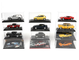 Lot 111 - DIVERS (12)